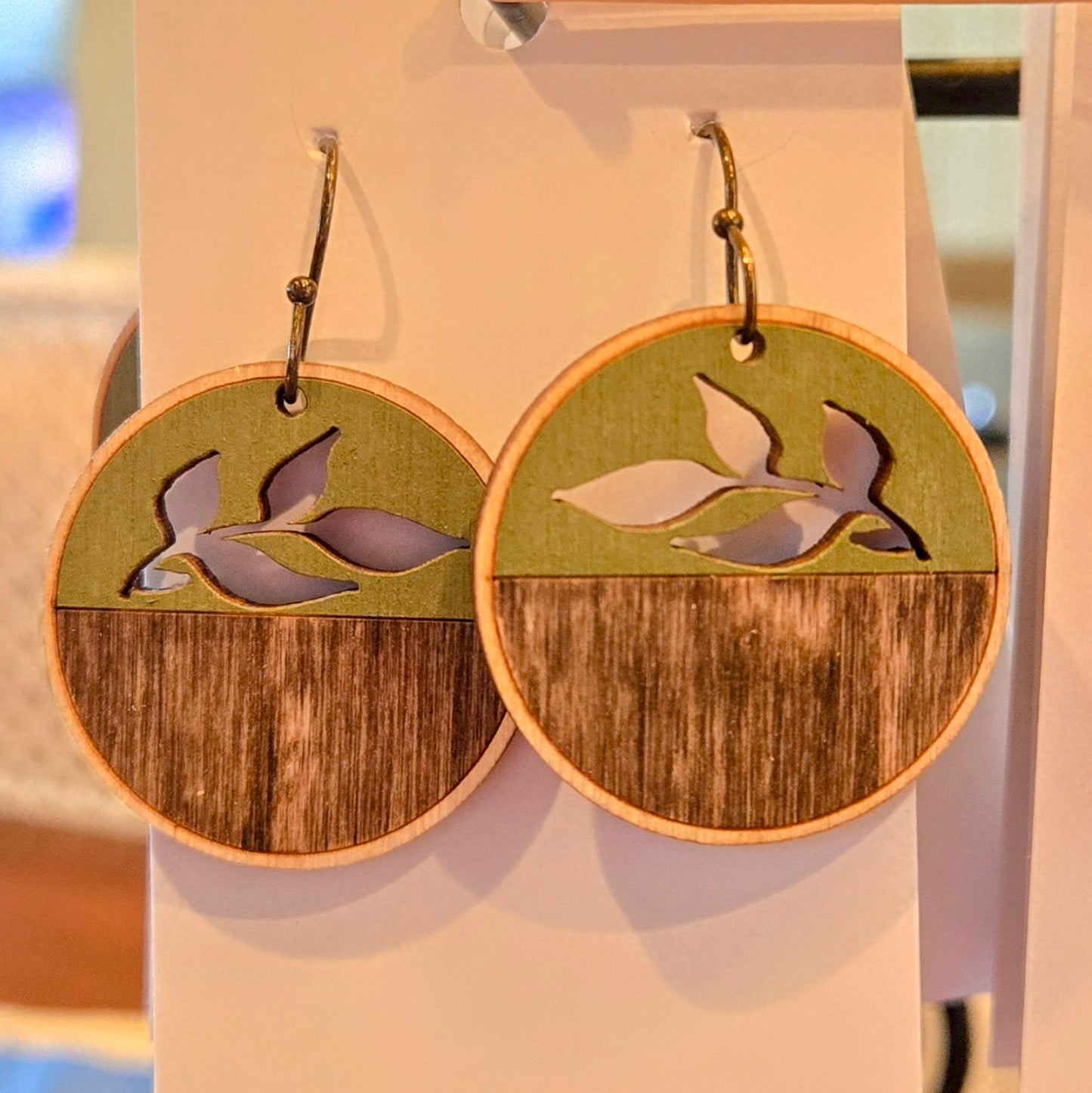 Leaves Cutout Circle Dangle Earrings